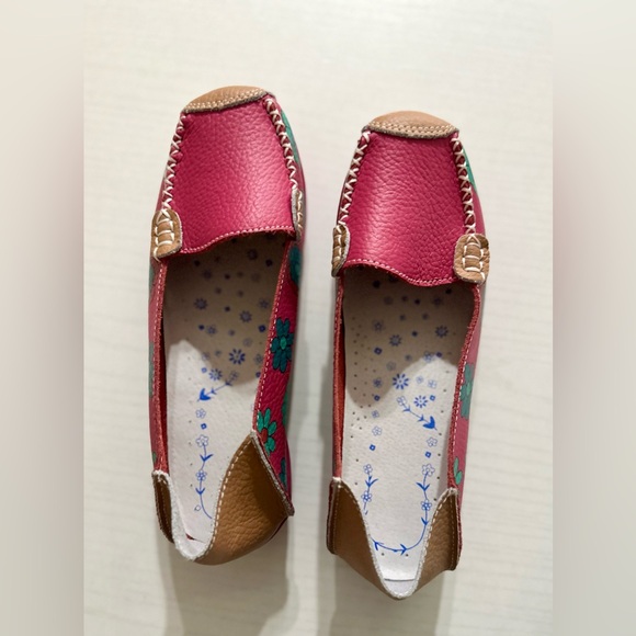 Pink Floral Leather NWOT Loafers Remote Control Bottom Size 6 Women’s Multicolor - Picture 4 of 9